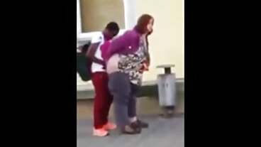 ستيبما أليكسيس تنضم إلى كيمي فيلم سكسي للكبار فقط جرانجر من أجل بعثة تقصي الحقائق في الحمام