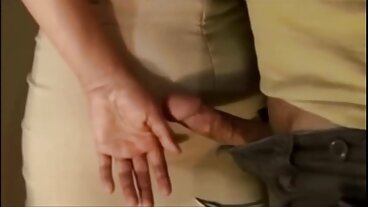 أمي الوهمية تهب صديق فيلم سكسي روماني ابنها الأفضل