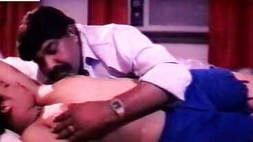 منتقي الحياة الناري أحمر فيلم سكسي اوروبي Stepsis يحتاج الشرج!