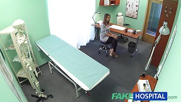 يوجا كتكوت له فيلم سكسي داستاني منحنيات عظيمة ، ويريد ديك!